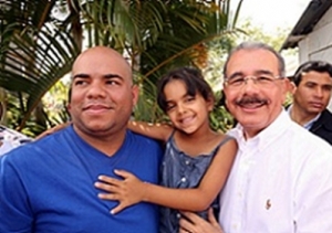 Danilo felicita a los padres; los exhorta a criar sus hijos en ambiente de paz y armon&iacute;a