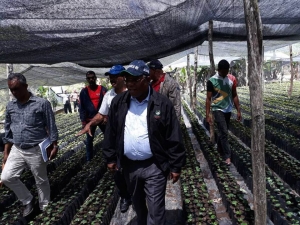 El director ejecutivo del Instituto Dominicano del Caf&eacute; (Indocafe) ingeniero Marino Su&aacute;rez Joran, se reuni&oacute; con productores de la cooperativa San Rafael