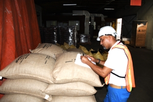 En INDOCAFE fomentamos el valor Vocaci&oacute;n de Servicio, es cumplir nuestras atribuciones con responsabilidad, puntualidad, compromiso y agrado