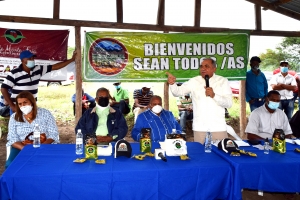 Director se Re&uacute;ne con FECADESJ y Productores Cafetaleros