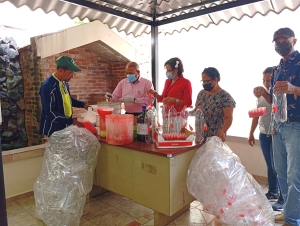 INDOCAFE realiza jornada de preparaci&oacute;n de atrayentes para la implementaci&oacute;n del programa del Control de la Broca 2024-2025