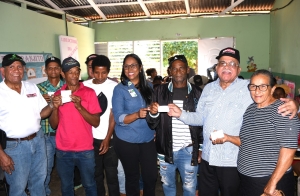 INDOCAFE en conjunto con SENASA encabezan entrega de carn&eacute;s a caficultores y sus familias de El Naranjito provincia Santiago Rodr&iacute;guez