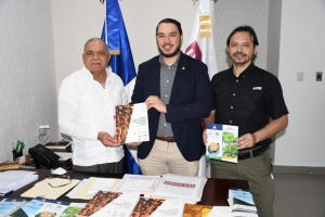 Director INDOCAFE recibe visita de cortes&iacute;a de la Oficina Coordinadora Programa REDD+ (OCR) del Ministerio de Medio Ambiente