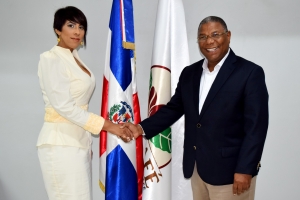 El Director Ejecutivo de Instituto Dominicano del Caf&eacute; INDOCAFE, ingeniero Marino Su&aacute;rez Jor&aacute;n, recibe la visita de cortes&iacute;a de la vice ministra de Energ&iacute;a y Minas Susana Gautreau de Wint